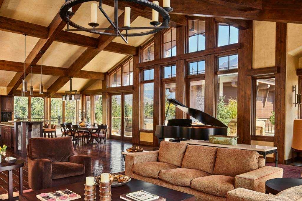 Manor *